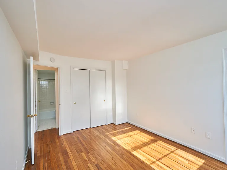 730 7th St SE #33 — Photo 11
