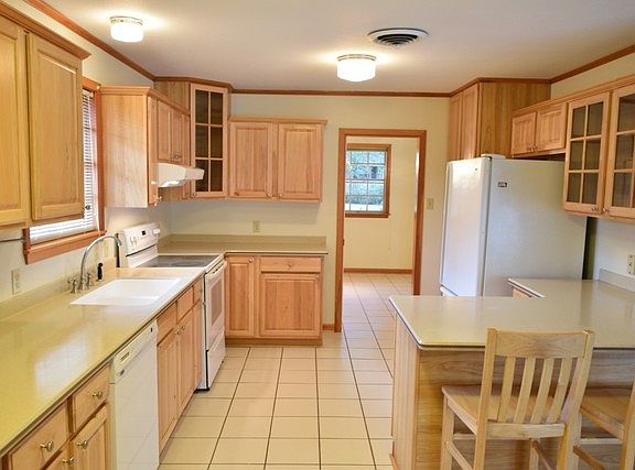 4th image of 2528 Ramsey Dr