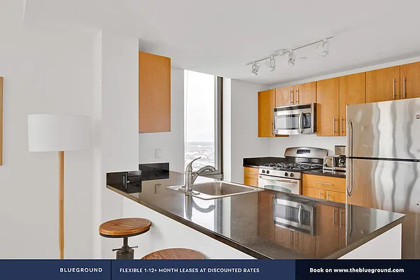 Rented by The Blueground | media 53