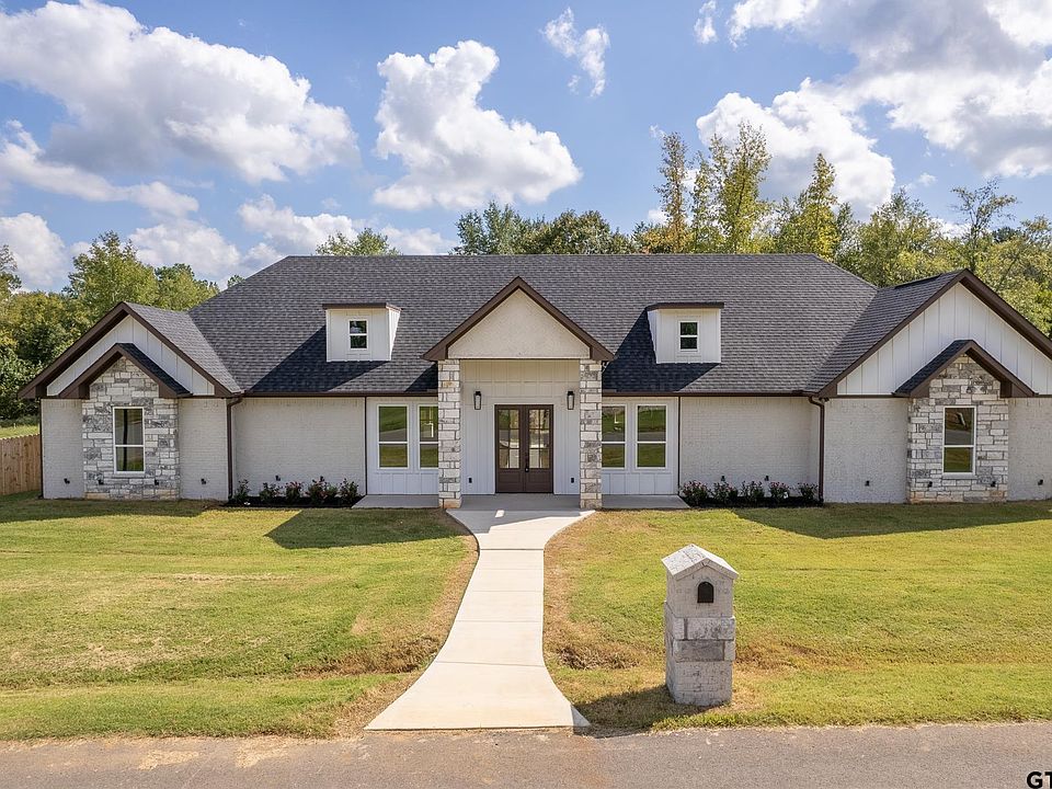 1st image of 20940 Patriot Cir