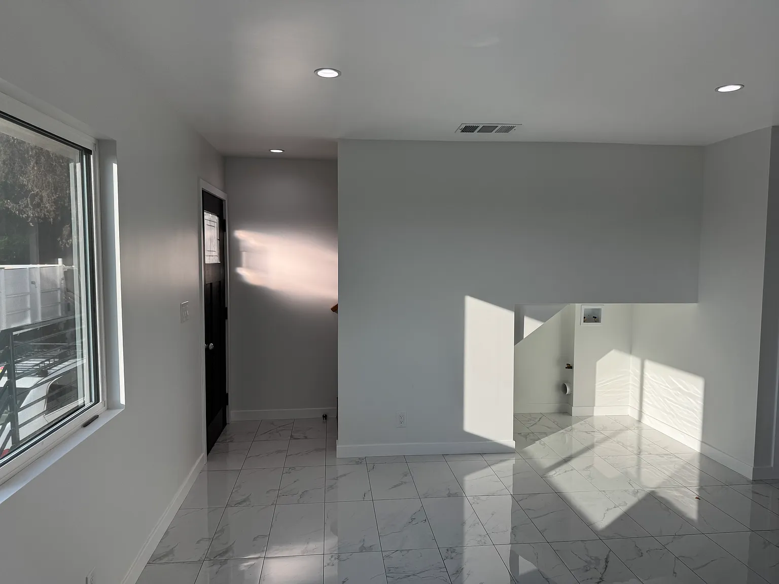 720 N Gage Ave — Photo 3