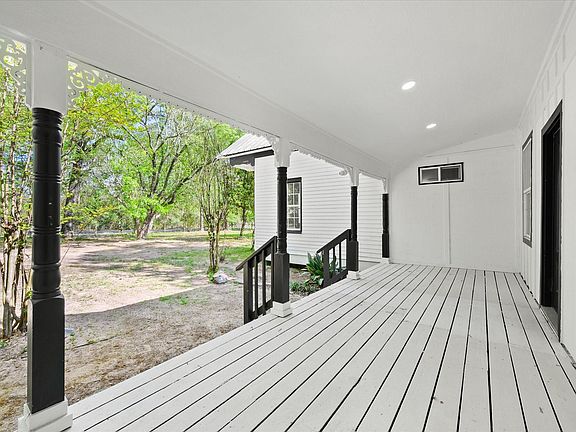 4th image of 16958 Cedar Rd