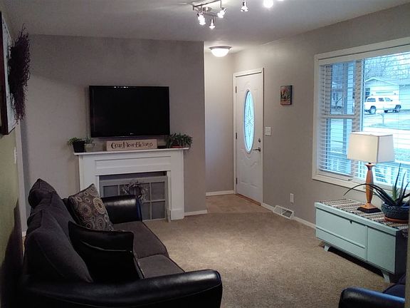 2nd image of 3716 Laurinda Dr