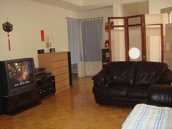 4th image of 228 N Marguerita Ave APT C