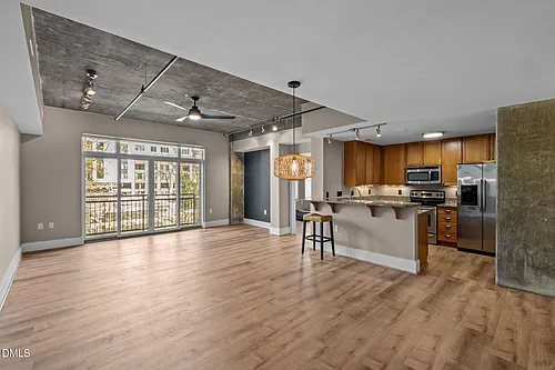 444 Blount St #205 Photo 1