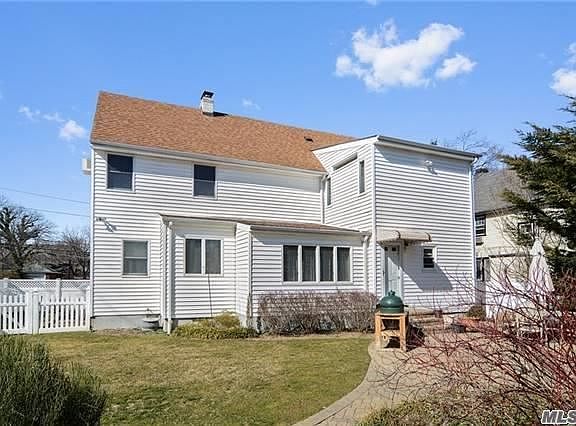 3rd image of 1579 Hewlett Ave