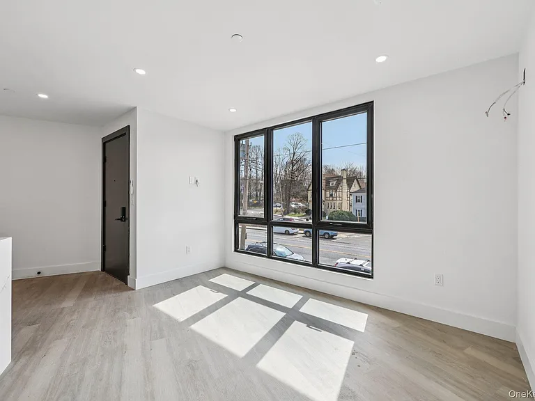 325 Manville #201 — Photo 28