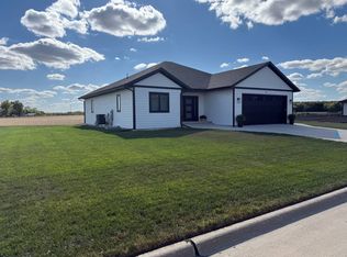 415 E Ahrens St, Sac City, IA 50583