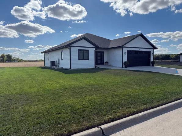 415 E Ahrens St, Sac City, IA 50583