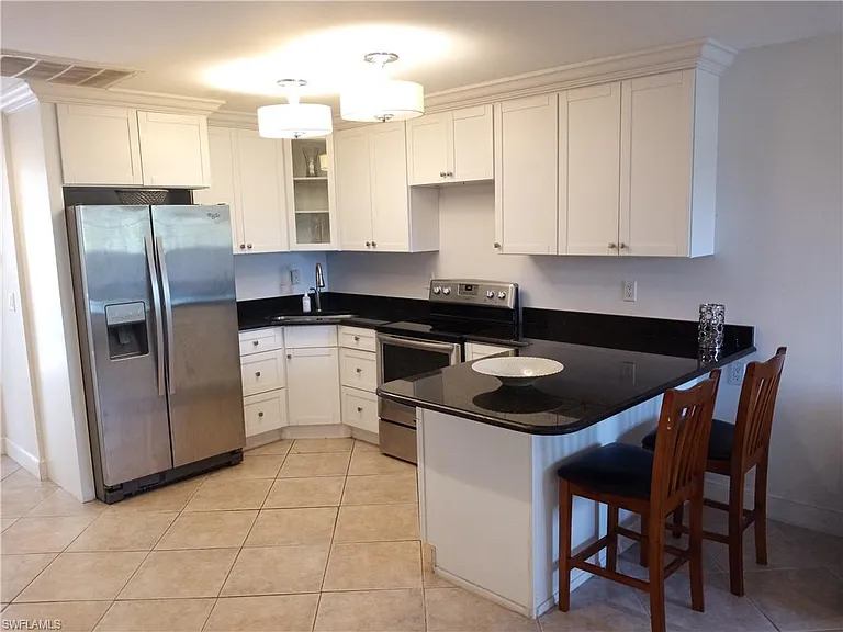 2264 Curtis St — Photo 2