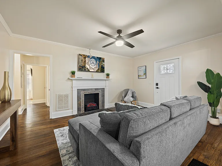 1282 Westboro Dr SW — Photo 2