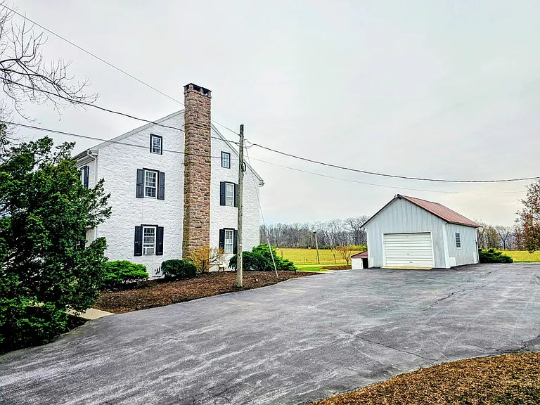 105 S Windy Mansion Rd — Photo 4