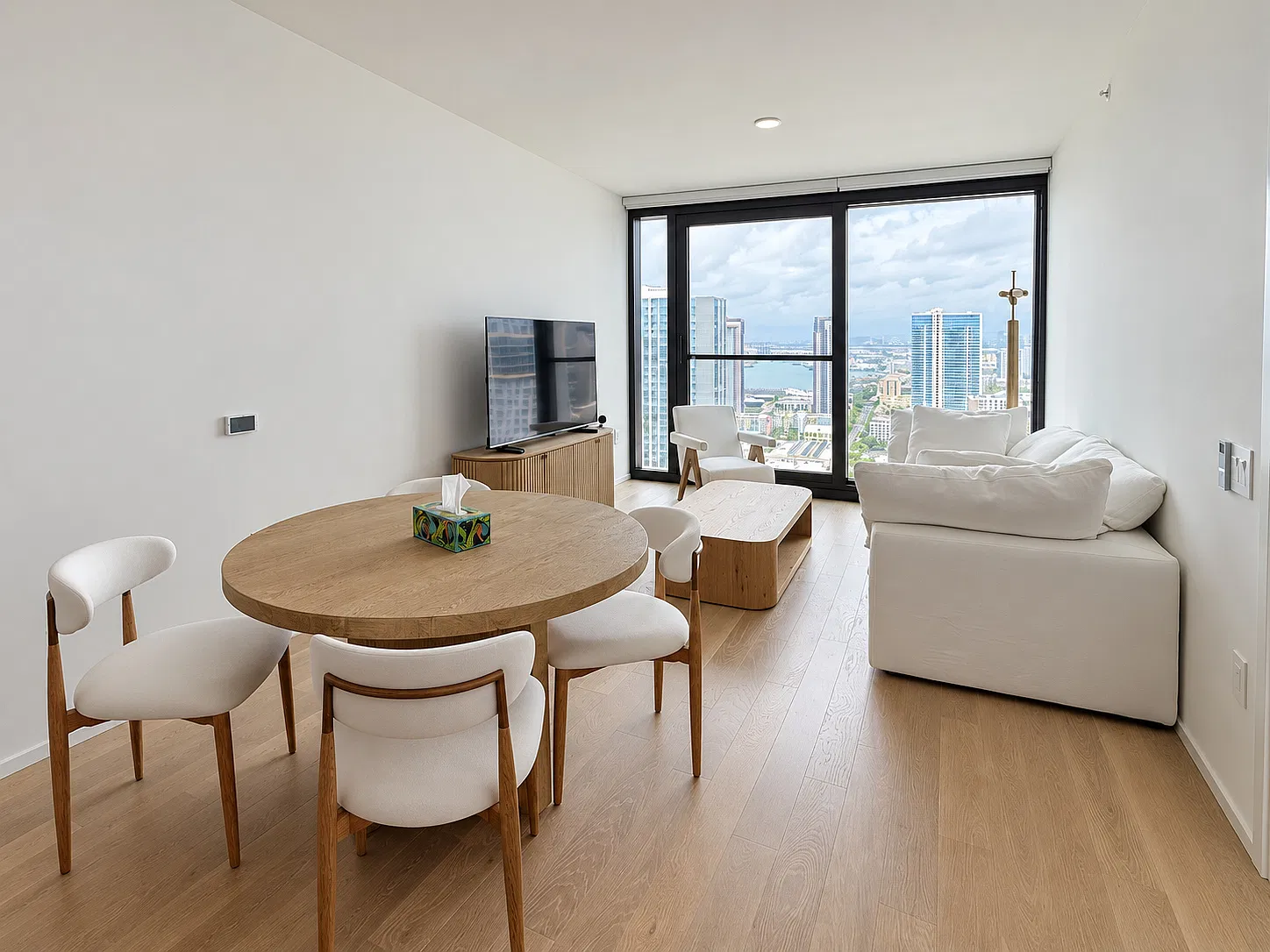 1 bed, 728 sqft, $4,800 — Photo 4