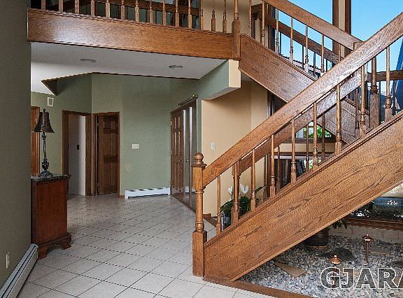 3rd image of 743 W Wilshire Ct