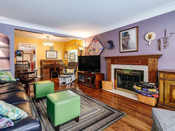 4th image of 7354 N Odell Ave