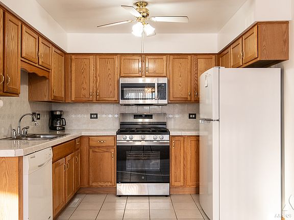 5th image of 8514 Hill Top Ct