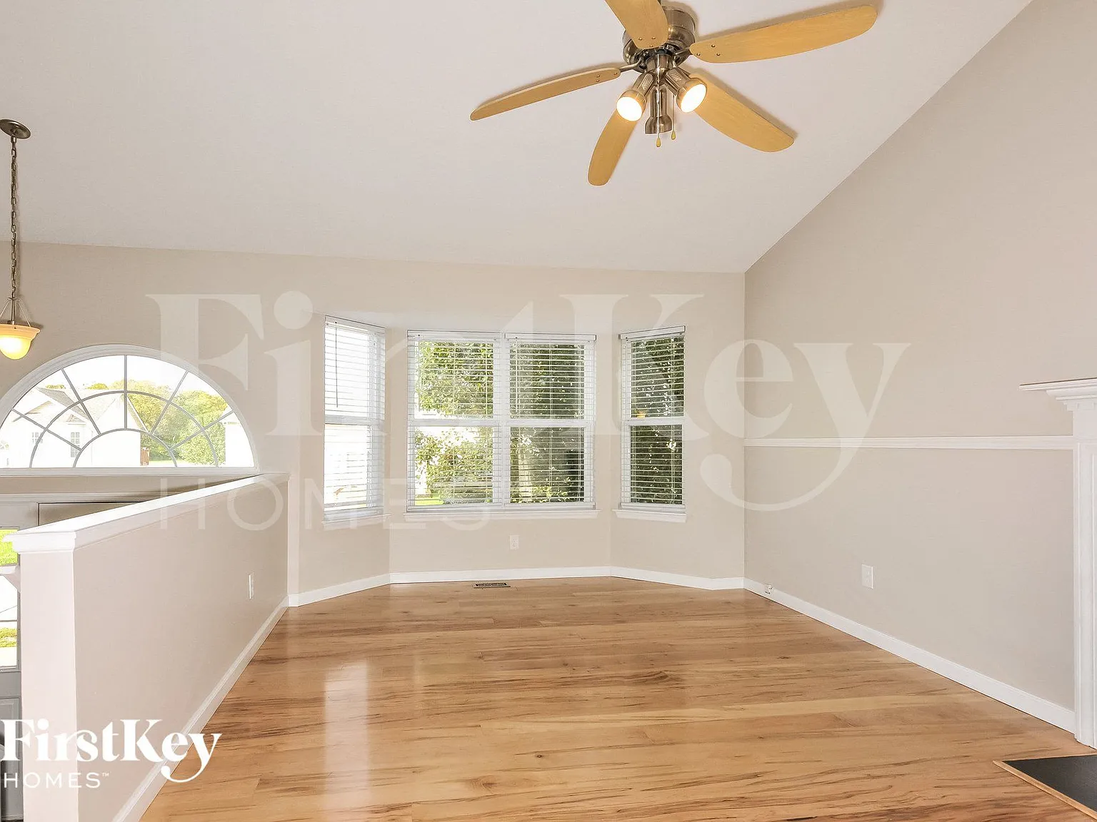 3 bed, 2.5 bath, 1400 sqft, $2,430 — Photo 4