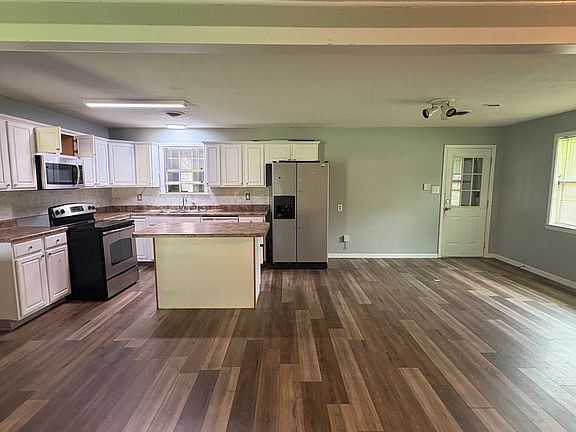 4th image of 2736 Lawndale Dr