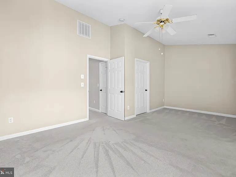 5011 Waple Ln — Photo 43