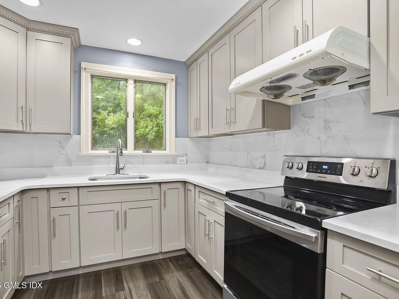 4 bed, 3.0 bath, 2490 sqft, $8,500 — Photo 3