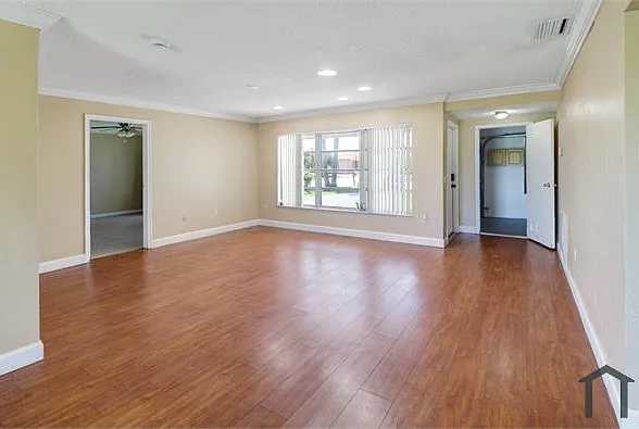 5 bed, $5,730 — Photo 2