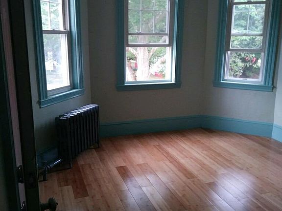 3rd image of 143 Morton St Unit 2
