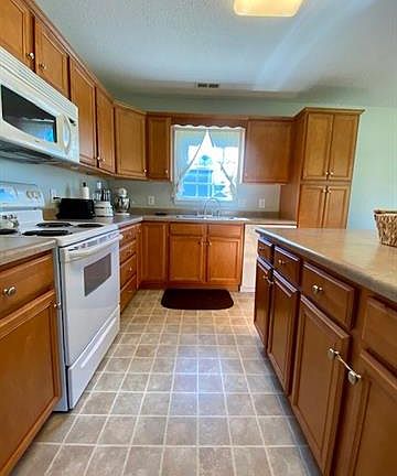 5th image of 104 S River Glen Dr