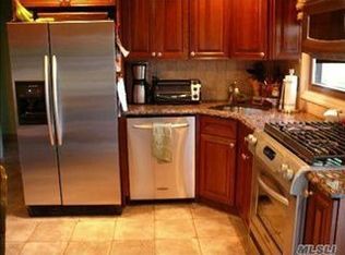 1864 Fairhaven Rd, East Meadow, NY 11554