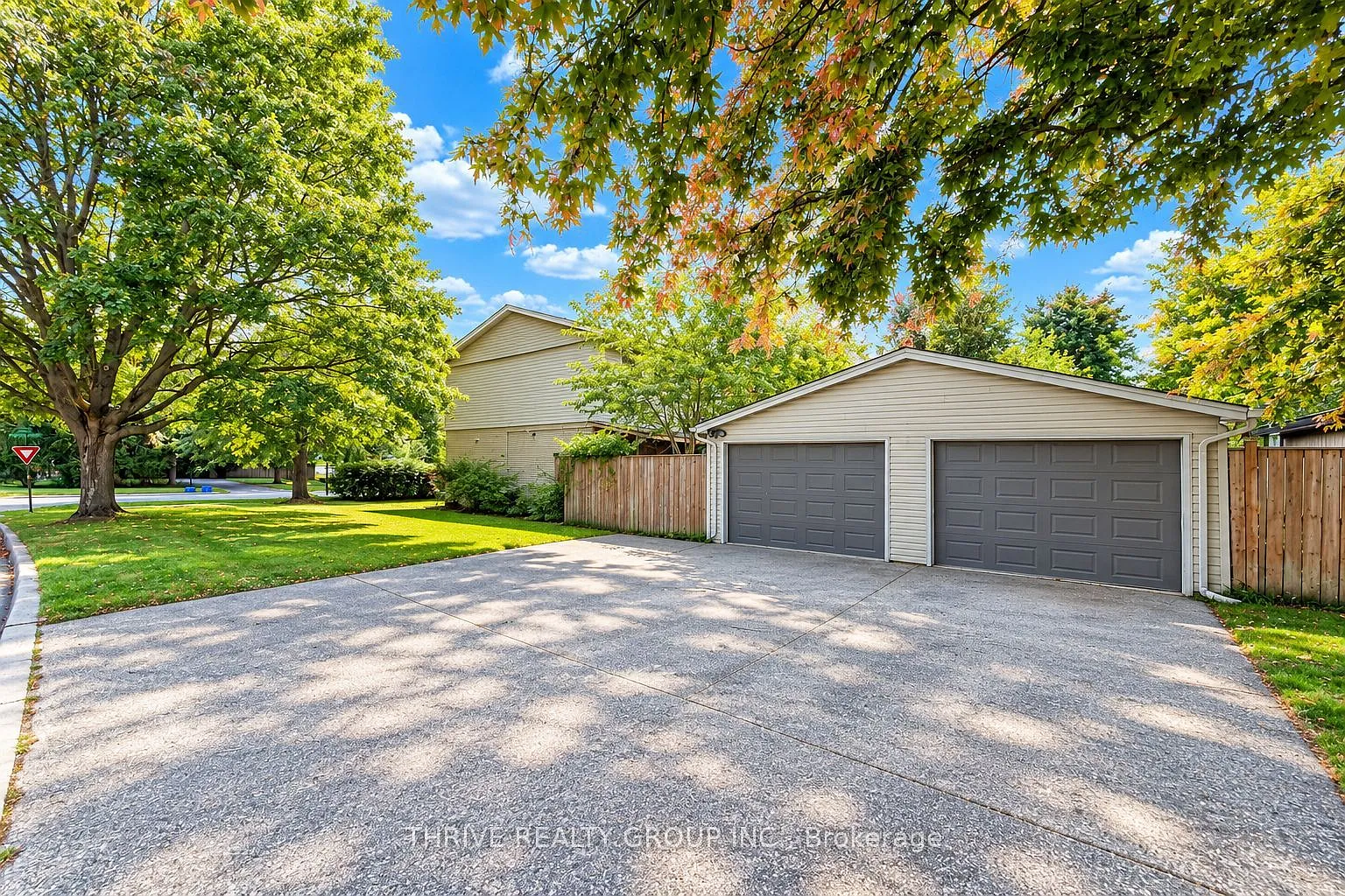 2 bed, $1,900 — Photo 2
