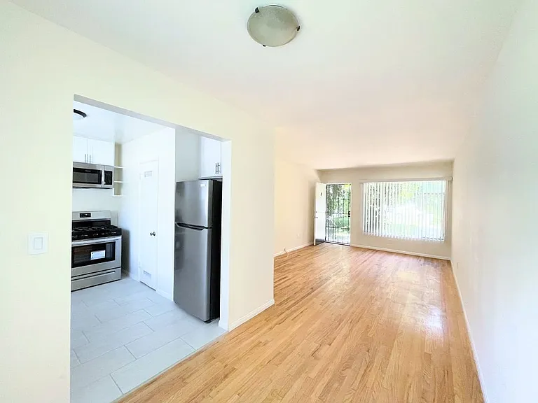 11230 Hortense St #4 — Photo 3