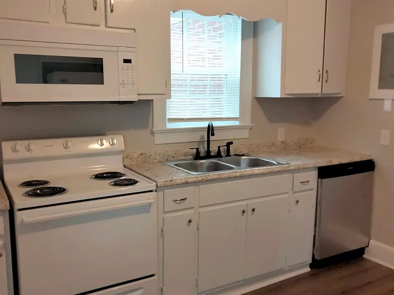 600 N Jackson St — Photo 13
