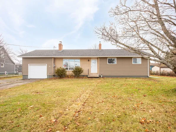 10 Melody Ln, Charlottetown, PE C1E 0S2