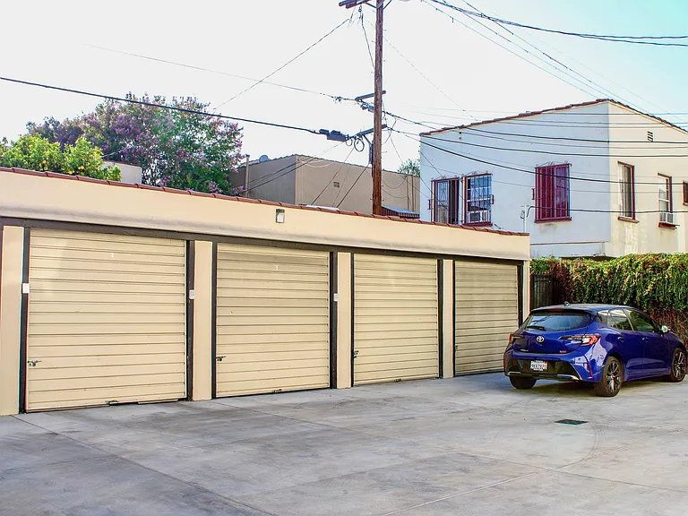 361 N Sierra Bonita Ave #A — Photo 29