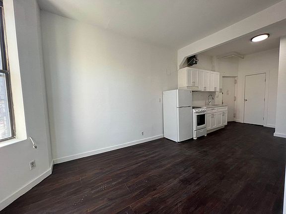 2nd image of 179 Mulberry St #24