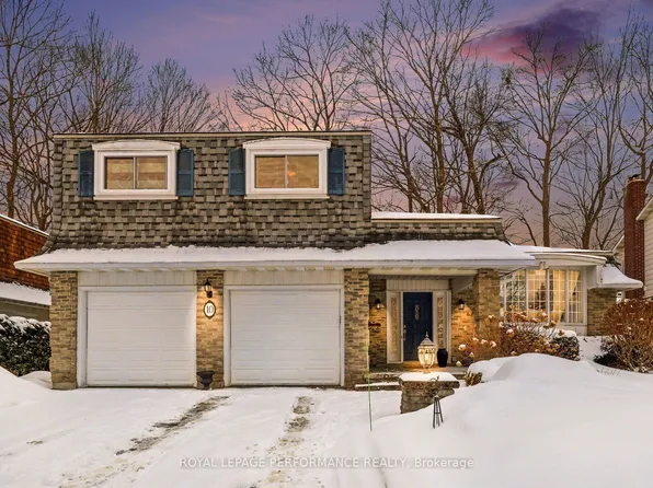 10 Oakhurst Cres, Ottawa, ON K1B 4A6