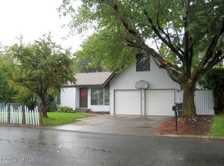 3202 Clinton Way, Yakima, WA 98902