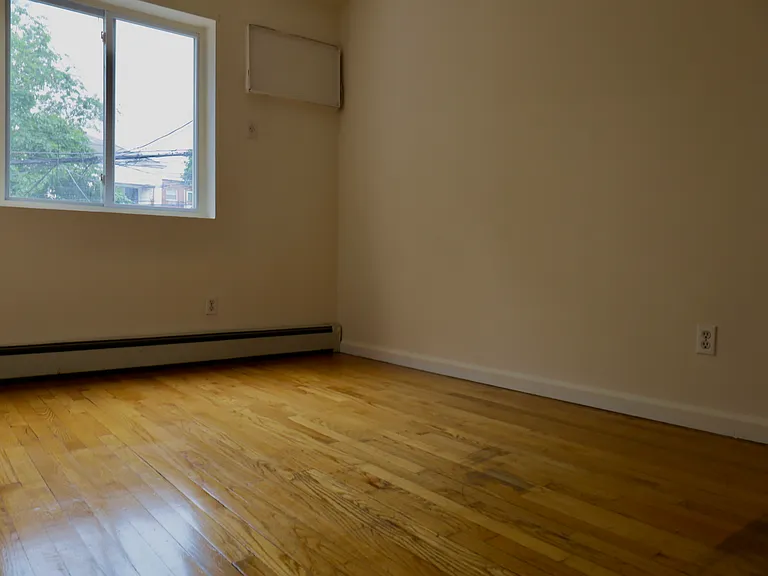 25-38 14th St #2 — Photo 3