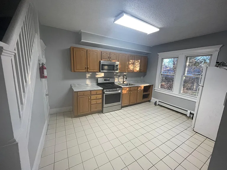 256 Buffalo Ave — Photo 1
