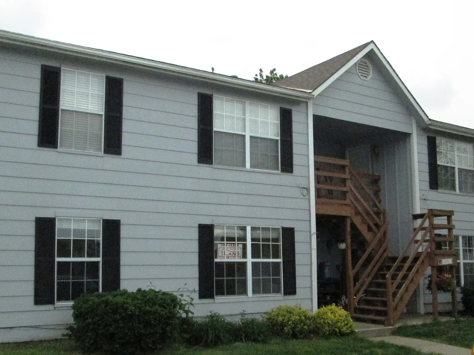 2 bed, $900 — Photo 1