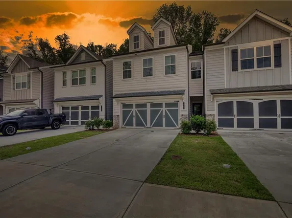 5137 Sidney Square Dr, Flowery Branch, GA 30542