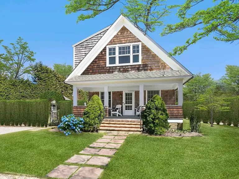19 Davids Ln — Photo 1