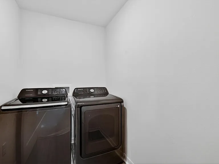 1604 Wynford Cir — Photo 16