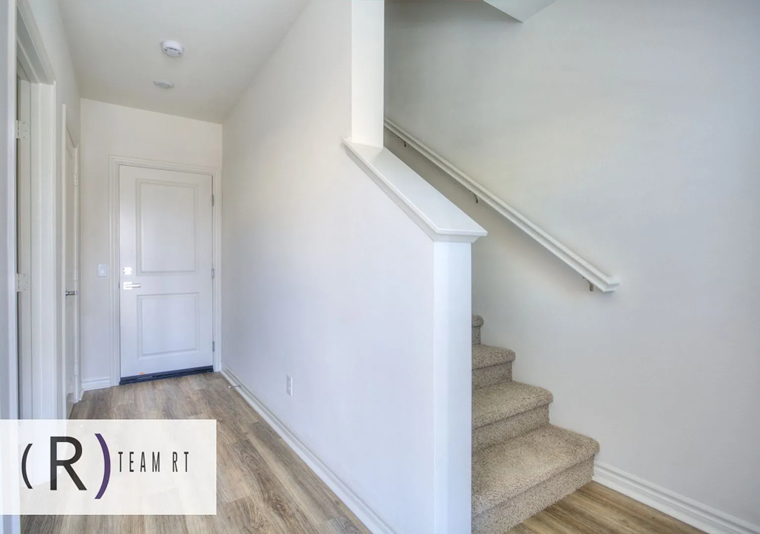 Gorgeous 3 Story 4 Bedroom 3.5 Bathroom Brand New Residence in the heart of Artesia — Photo 4