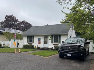 53 Bayview Ave, East Islip, NY 11730