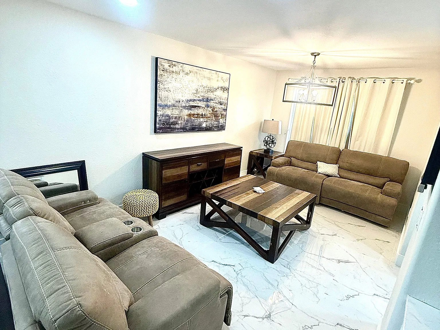4 bed, 3.0 bath, 2326 sqft, $3,400 — Photo 4