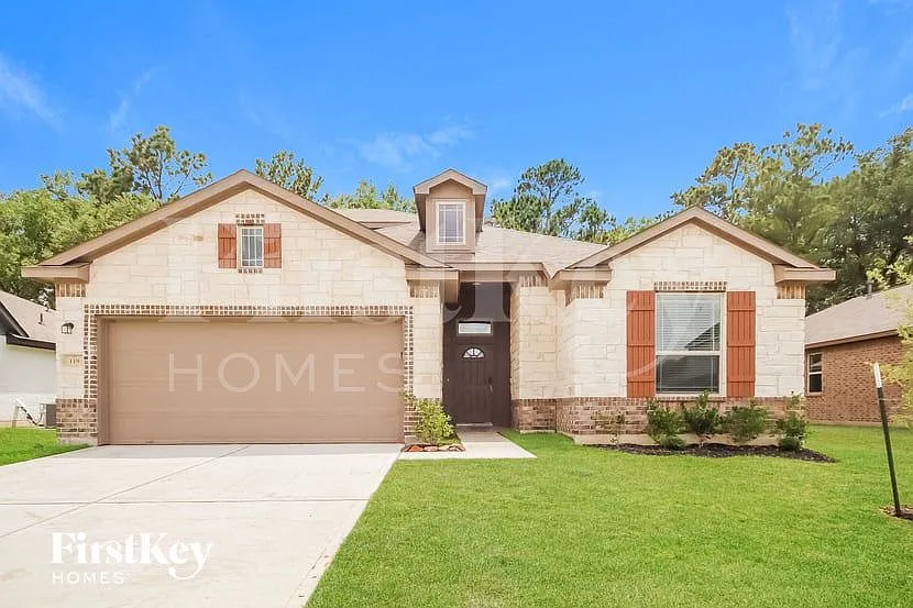 3 bed, 2.0 bath, 2007 sqft, $2,230 — Photo 1