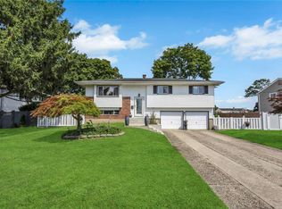 527 Connetquot Ave, Islip Terrace, NY 11752