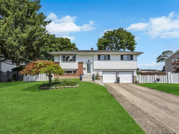 527 Connetquot Avenue, Islip Terrace, NY 11752