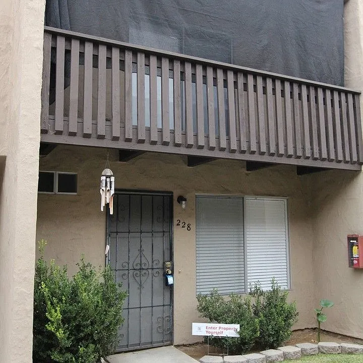 228 Roanoke Rd