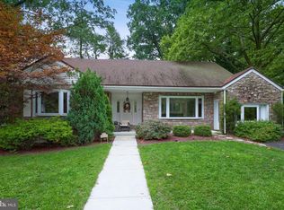 1304 Parkside Dr S, Wyomissing, PA 19610